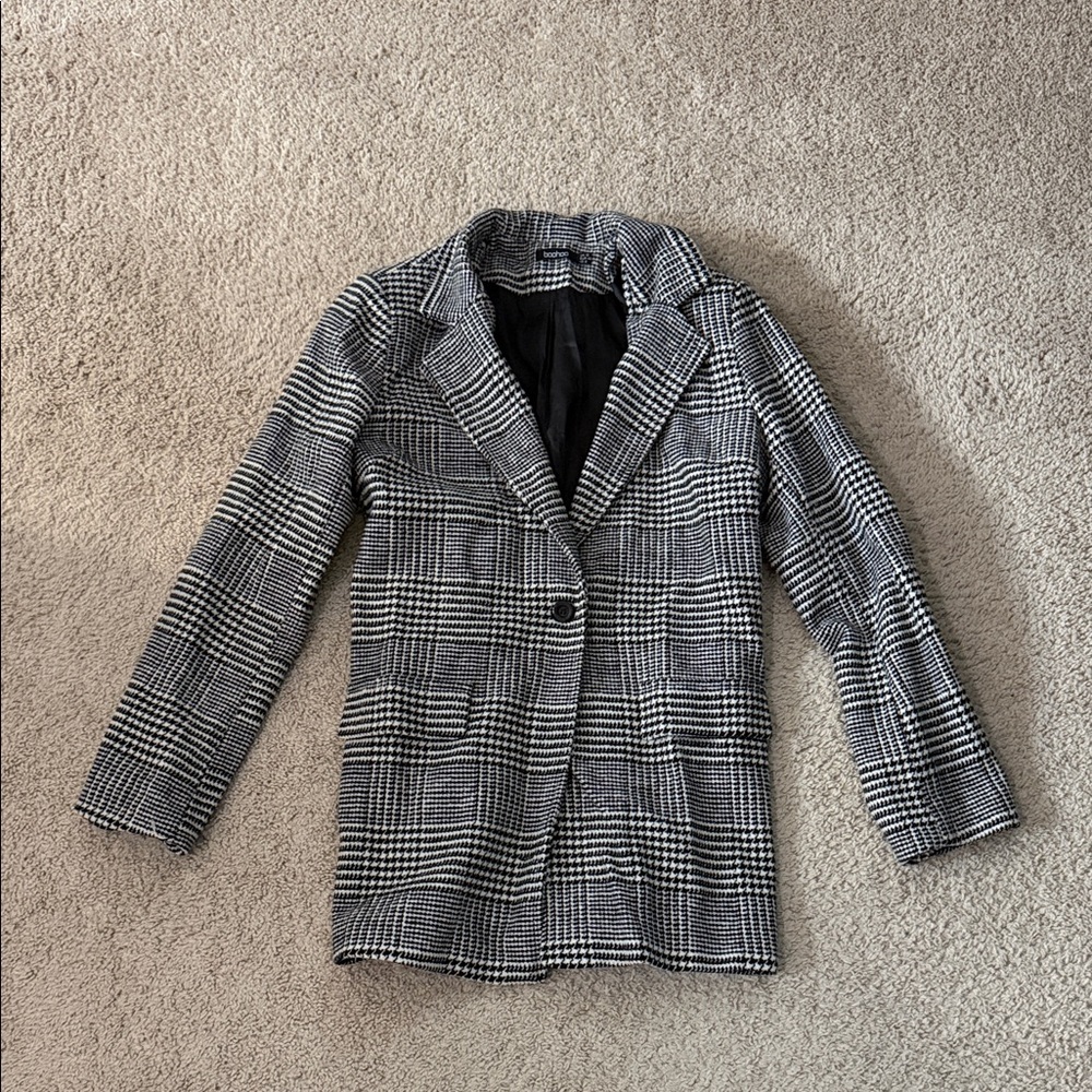Boohoo Black and White Blazer